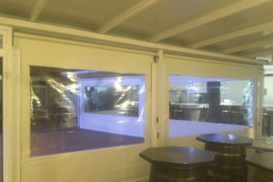 Imagen de un cerramiento de techo y toldo en el Restaurante La Terraza del Camping en Madrid