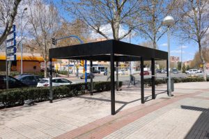 pérgola de aluminio para un restaurante