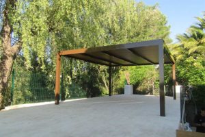 pérgola de aluminio para un garaje