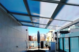 Imagen de una instalación de techos para cerramiento en Madrid