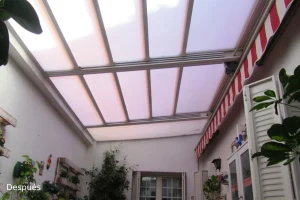 Imagen del después de una sustitución de un techo de policarbonato en una edificio